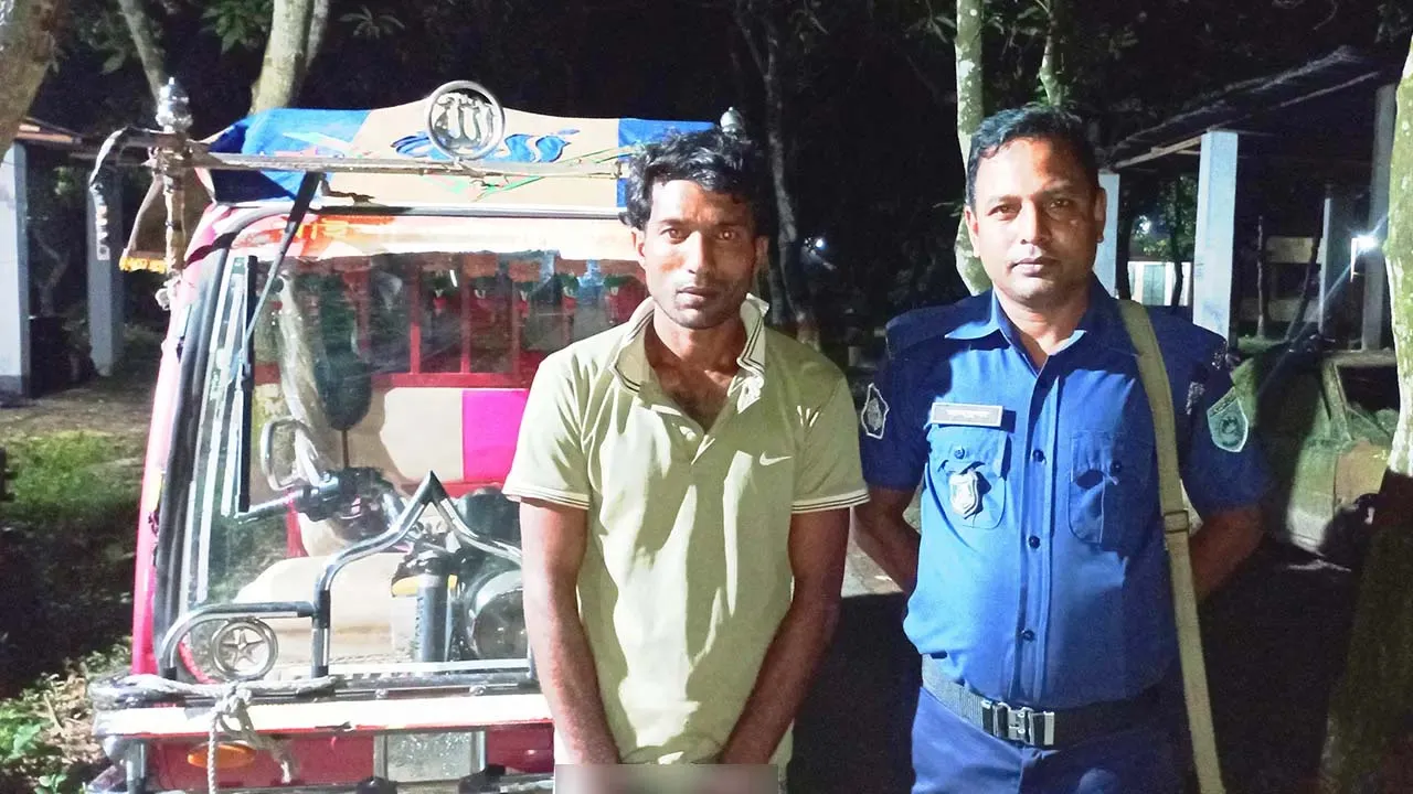 স্বামী-স্ত্রী মিলে যাত্রী, সিগারেট খাইয়ে ইজিবাইক ছিনতাই
